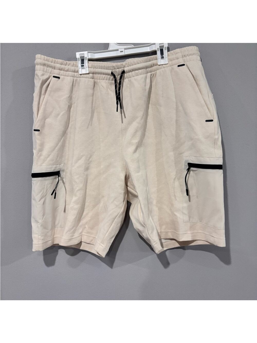 Men's Beige Athletic Shorts with Black Trim Old Navy Active XL - Never Worn